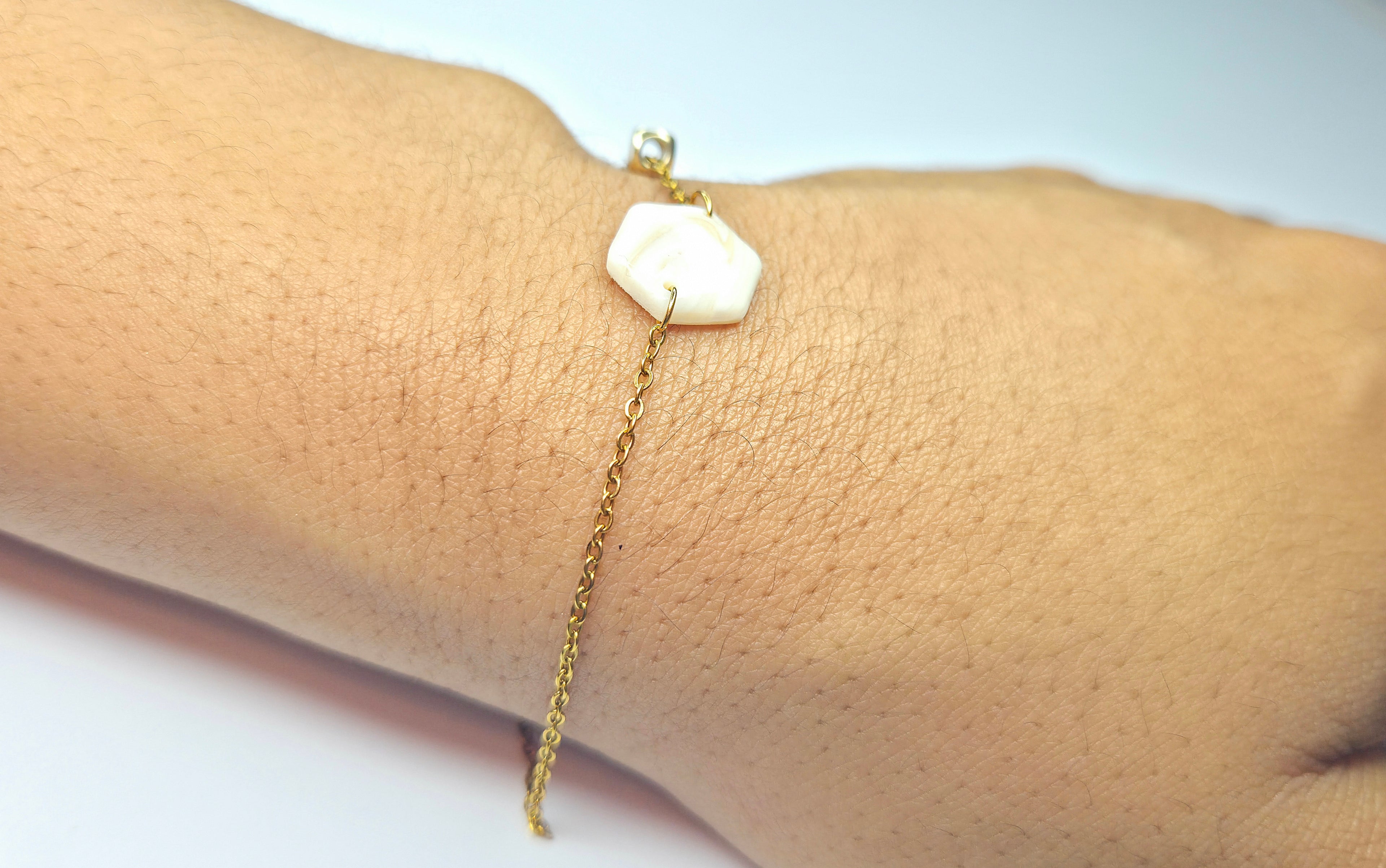 Bracelet hexagonal minimaliste