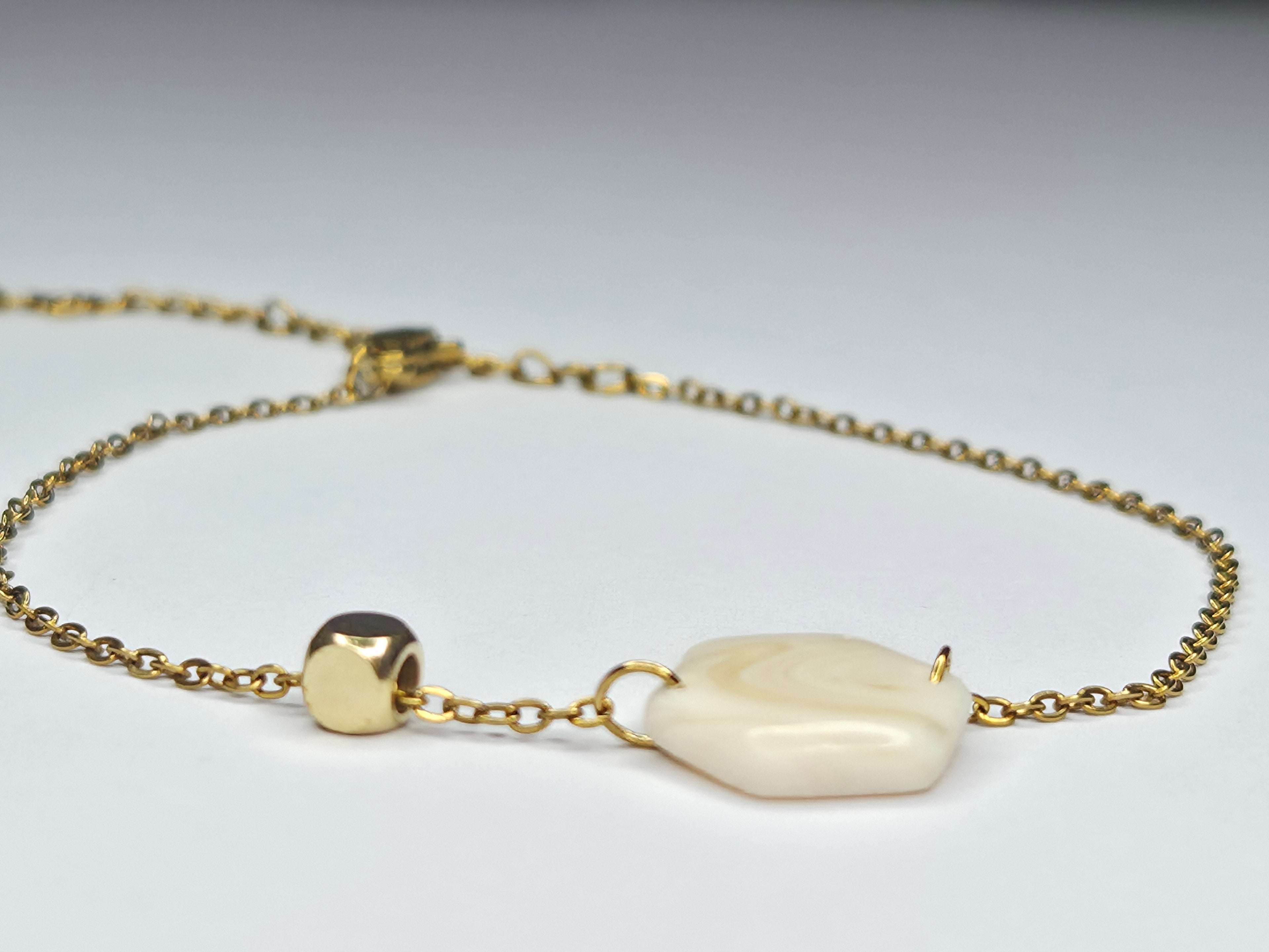 Bracelet hexagonal minimaliste